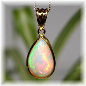 エチオピアオパールペンダントトップ（シルバー925）(ETHIOPIAOPAL