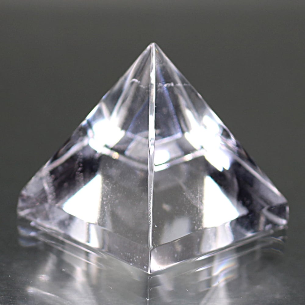 ガネッシュヒマール産ヒマラヤ水晶ピラミッド（高さ31.0mm）(GNZQ 