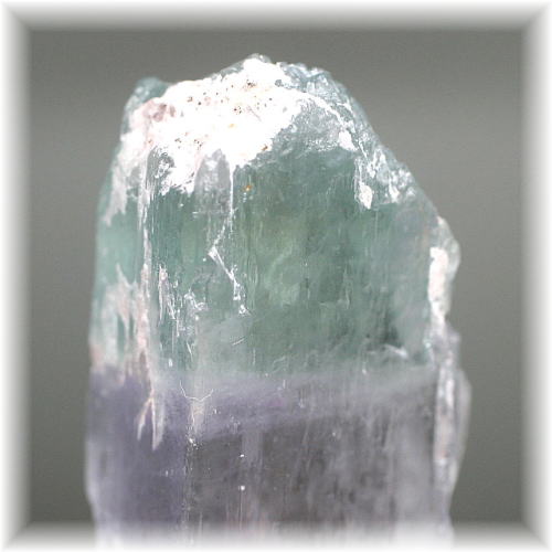 アフガニスタン産]ヒデナイト結晶原石(HIDDENITE-RAF104) | 天然石 ...