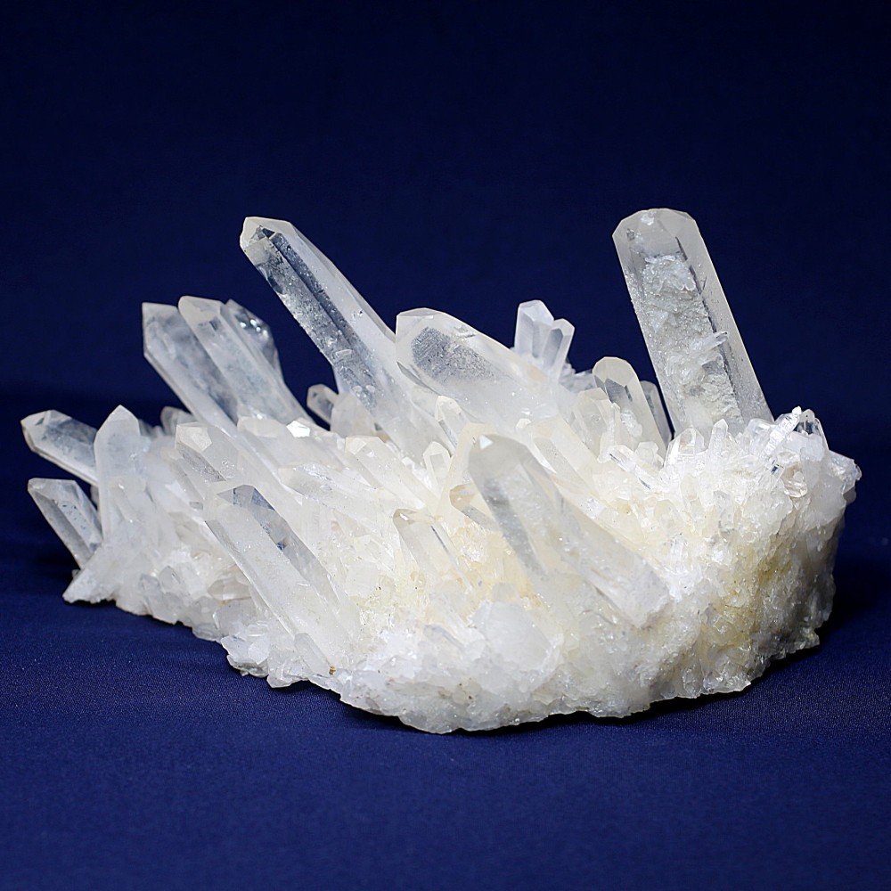高品質・特別価格]ネパール⁄マカルー産ヒマラヤ水晶クラスター（700g）(MAKALU-HS07000IS) | 天然石・パワーストーン  Infonix（インフォニック）