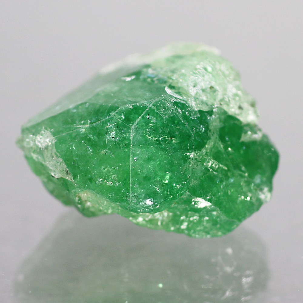 タンザニア産]ツァボライト結晶原石（73.8ct・天然グリーン